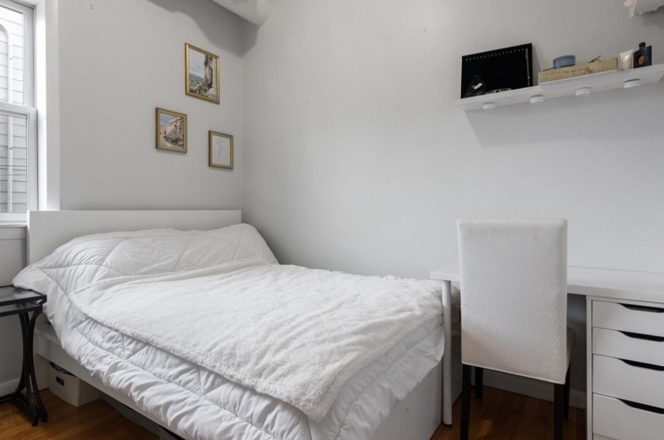 Boston, Massachusetts 02128, United States, 2 Bedrooms Bedrooms, ,1 BathroomBathrooms,Residential,Pending,133607