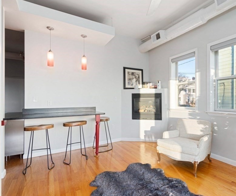 Boston, Massachusetts 02128, United States, 2 Bedrooms Bedrooms, ,1 BathroomBathrooms,Residential,Pending,133607