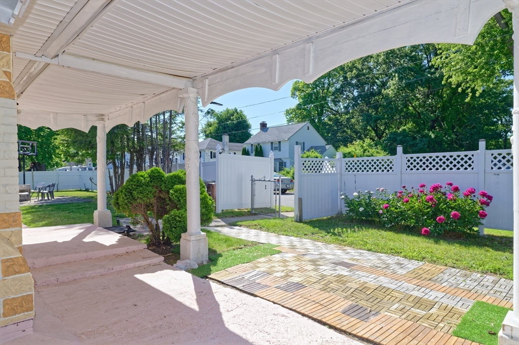 1 Rockland Road Ct