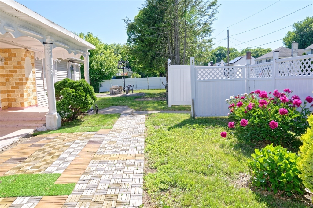 1 Rockland Road Ct
