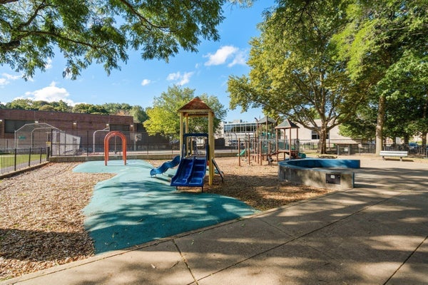 365 FANEUIL ST APT 4, BRIGHTON, MA 02135 - Image e954f2a97e2e494c8481bcaed66f222a/482260314