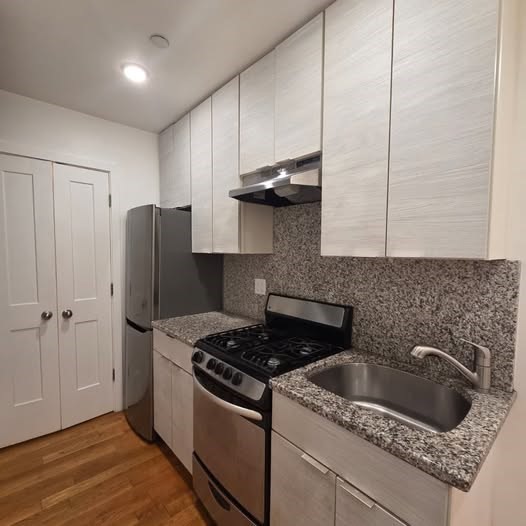 21 Fifth Street 22