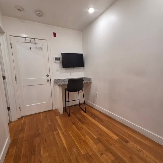 21 Fifth Street 22