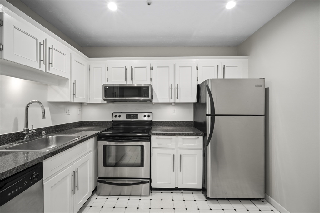 459 Willard St 105