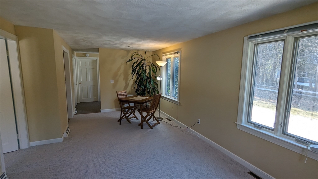 12 1/2 Longmeadow Rd 12 1/2