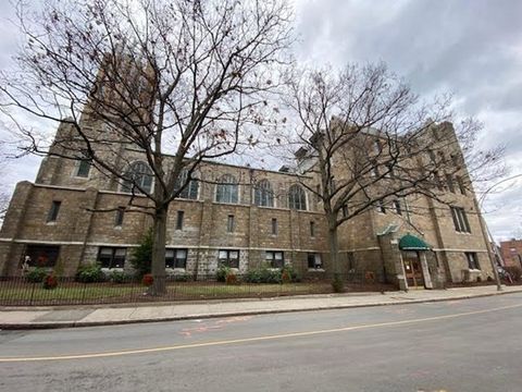 Photo of 288 Walnut St #1st, Newton, MA 02460 (MLS # 73452661)