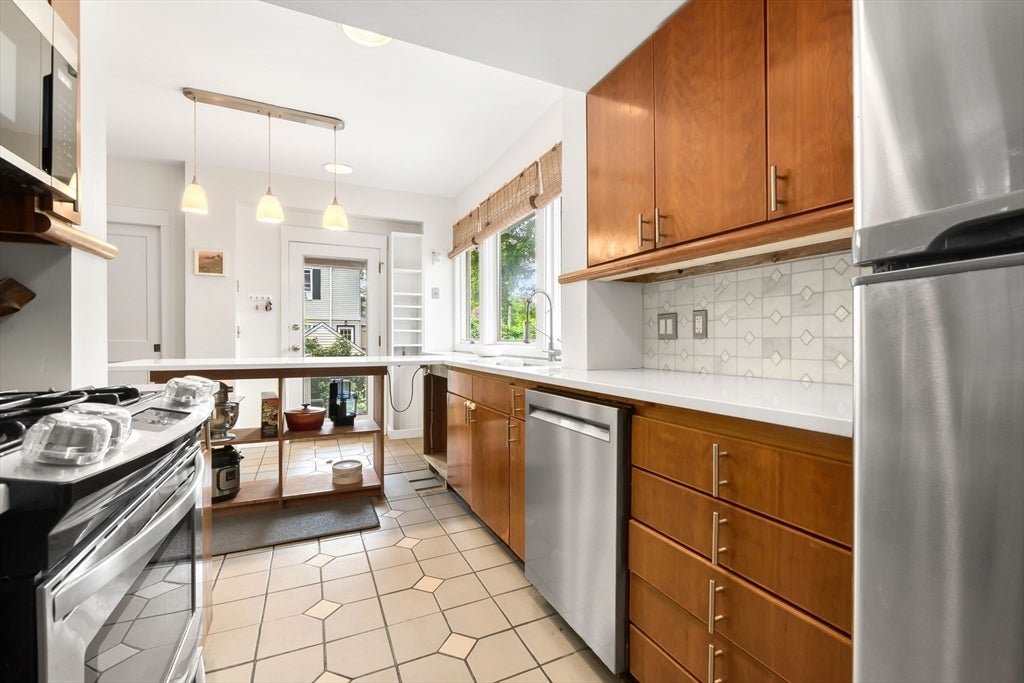 166 Essex St, Beverly, MA, 166 Essex St, Beverly, MA Photo #8