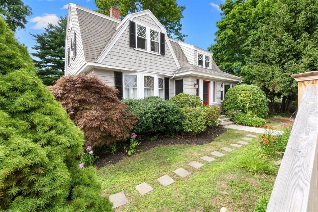 Photo of 166 Essex St, Beverly, MA