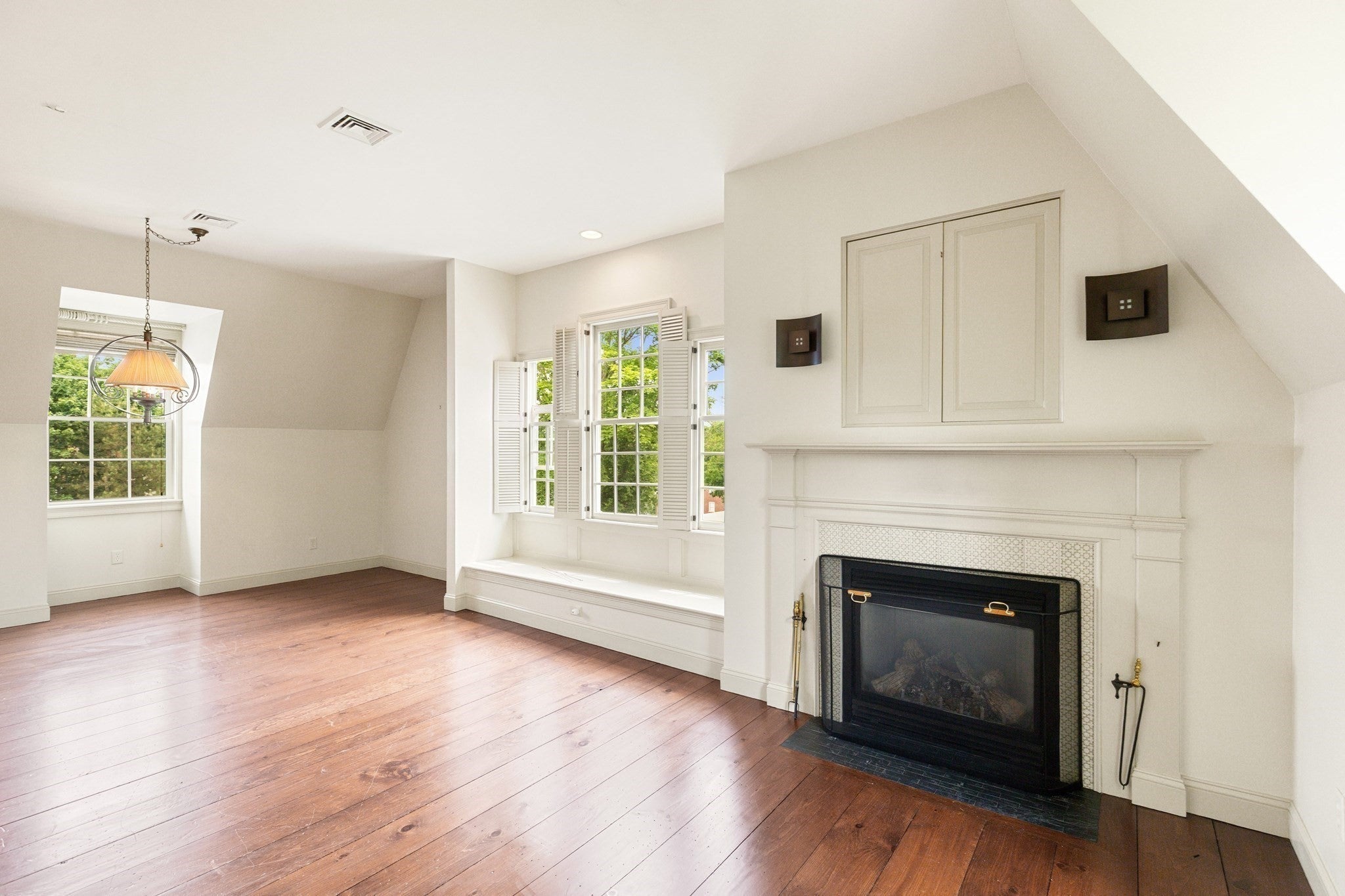 110 High St 3