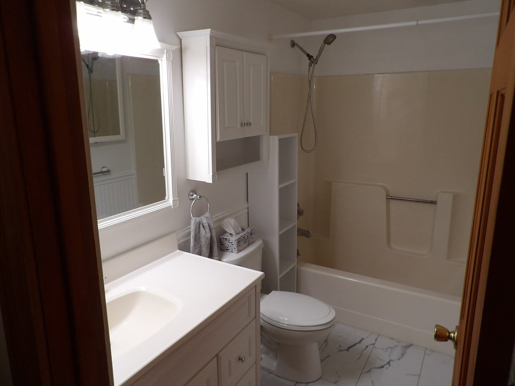 152 Manville St #1, Leicester, MA, 152 Manville St #1, Leicester, MA Photo #10