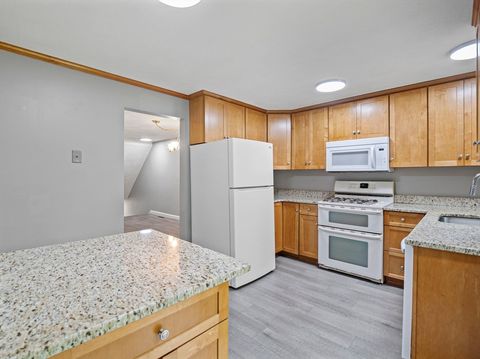 Photo of 414 Farrwood Dr #414, Haverhill, MA 01835 (MLS # 73458754)