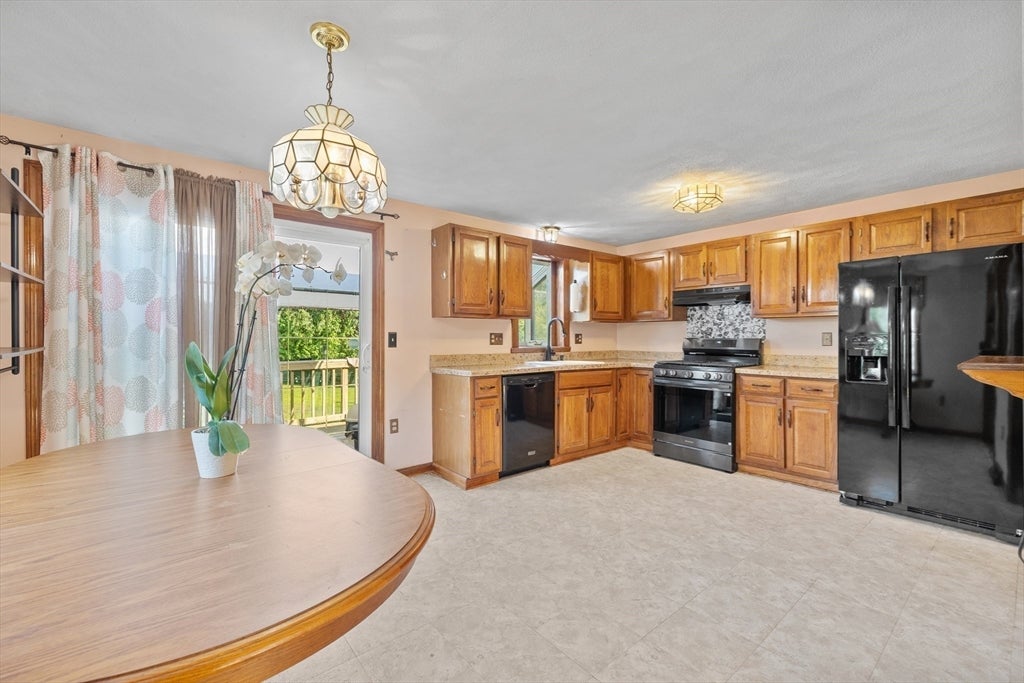 129 Forest St, Franklin, MA, 129 Forest St, Franklin, MA Photo #7