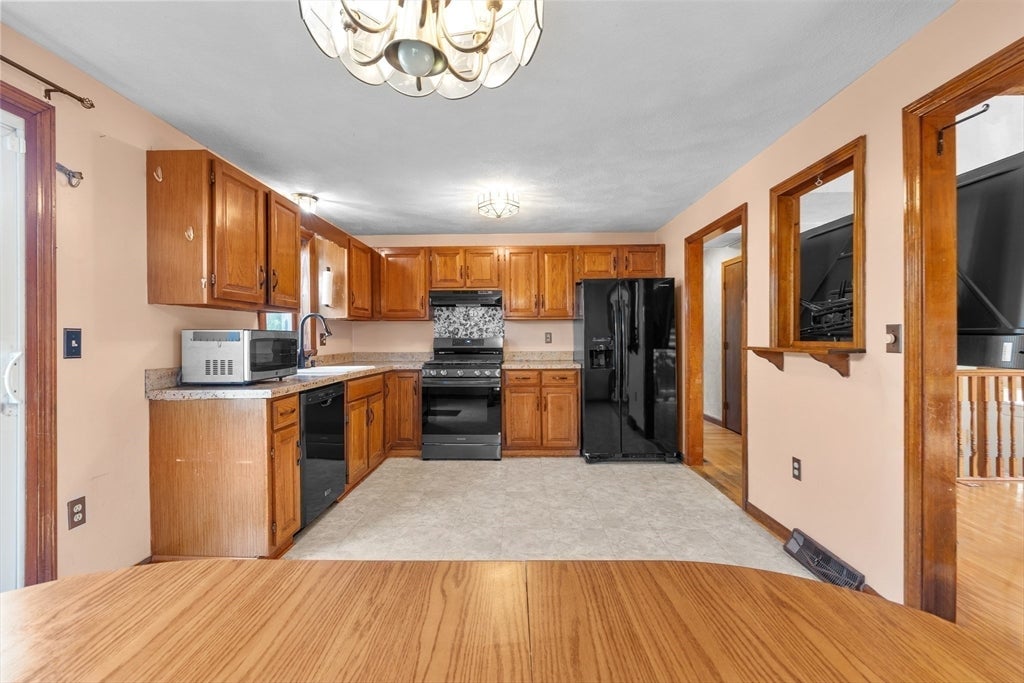 129 Forest St, Franklin, MA, 129 Forest St, Franklin, MA Photo #8