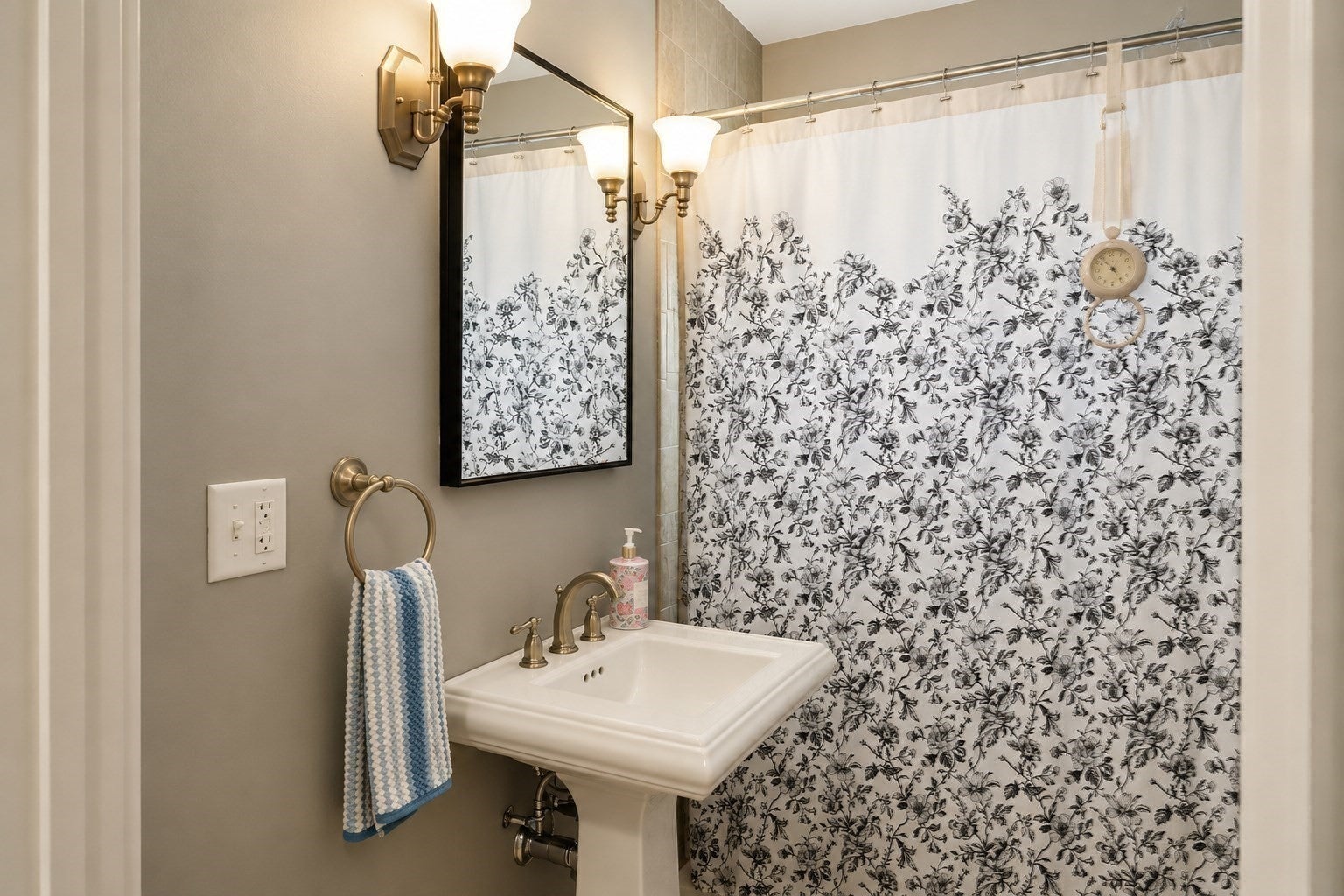 28 Everett Steet ST #1, Woburn, MA, 28 Everett Steet ST #1, Woburn, MA Photo #12