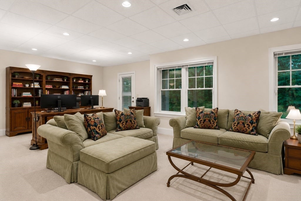 36 Journeys End Ln, Lexington, MA, 36 Journeys End Ln, Lexington, MA Photo #24