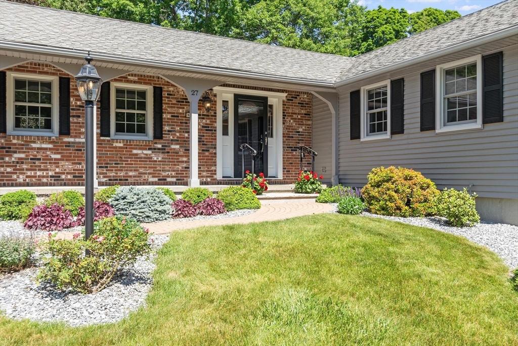 27 Cheryl Ann Dr