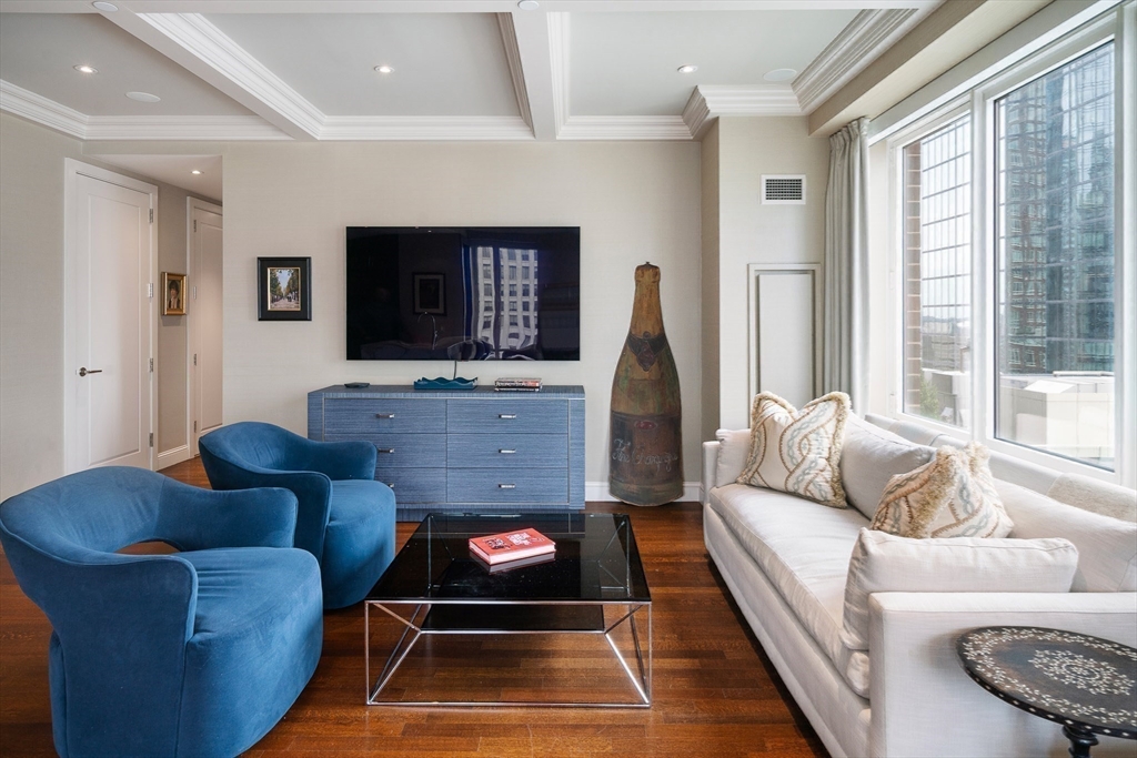 400 Stuart St 20A