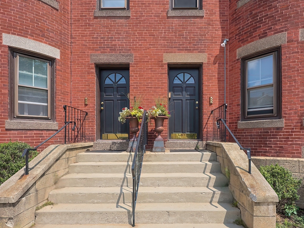 94 Lincoln St 2