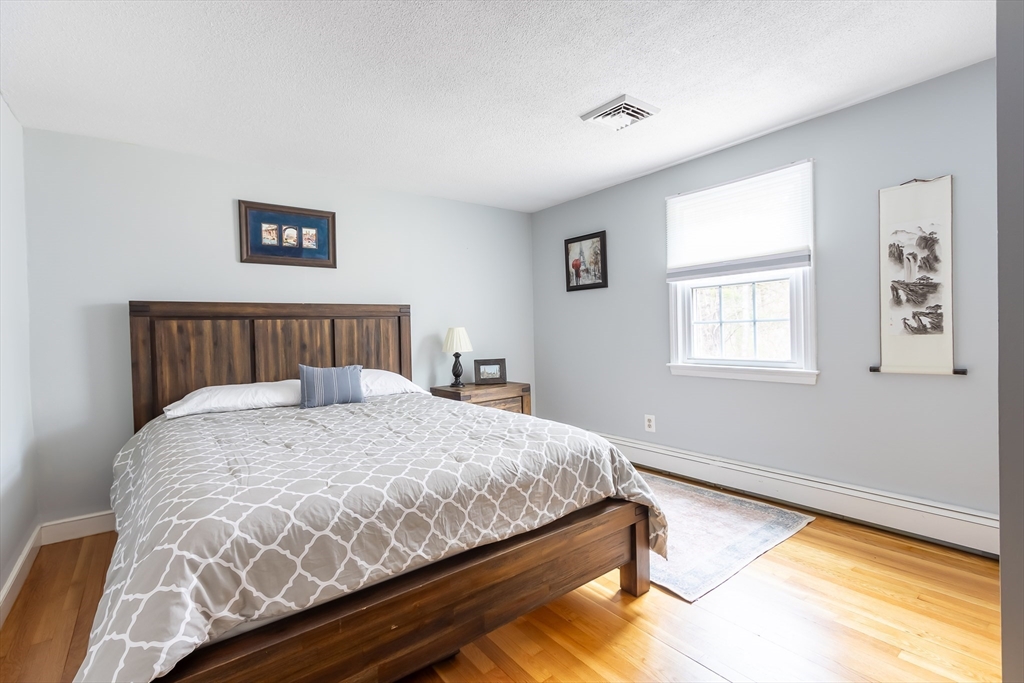 Sudbury, Massachusetts 01776, United States, 4 Bedrooms Bedrooms, ,3 BathroomsBathrooms,Residential,Active,109709