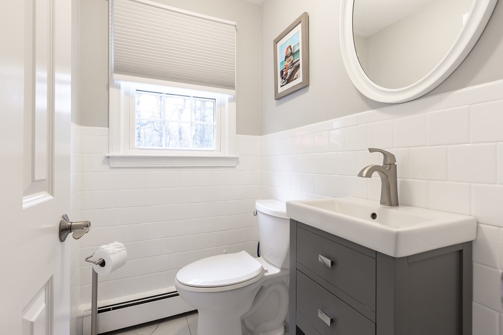 Sudbury, Massachusetts 01776, United States, 4 Bedrooms Bedrooms, ,3 BathroomsBathrooms,Residential,Active,109709