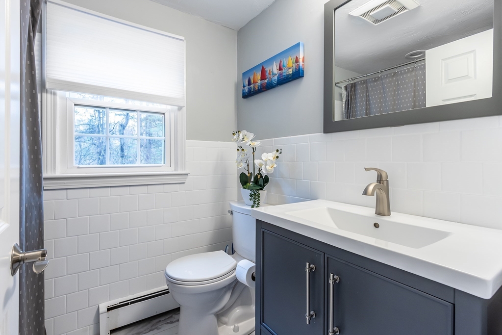 Sudbury, Massachusetts 01776, United States, 4 Bedrooms Bedrooms, ,3 BathroomsBathrooms,Residential,Active,109709