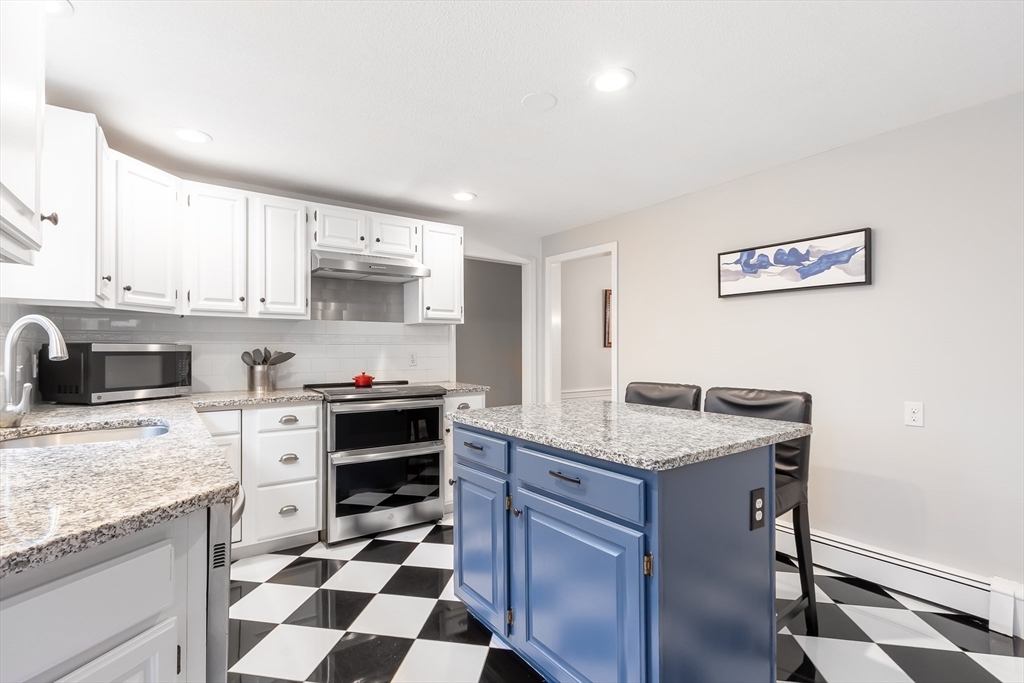 Sudbury, Massachusetts 01776, United States, 4 Bedrooms Bedrooms, ,3 BathroomsBathrooms,Residential,Active,109709