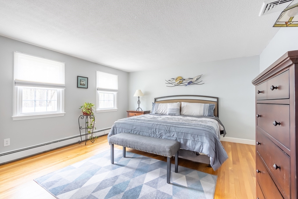 Sudbury, Massachusetts 01776, United States, 4 Bedrooms Bedrooms, ,3 BathroomsBathrooms,Residential,Active,109709