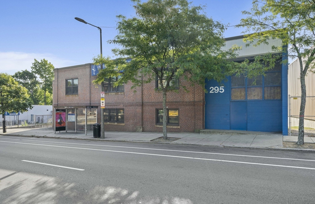 295 Columbia Rd