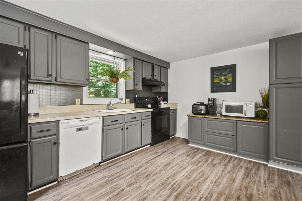 24 Lynn Lane