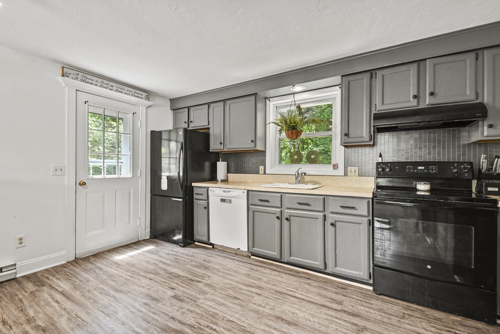 24 Lynn Lane