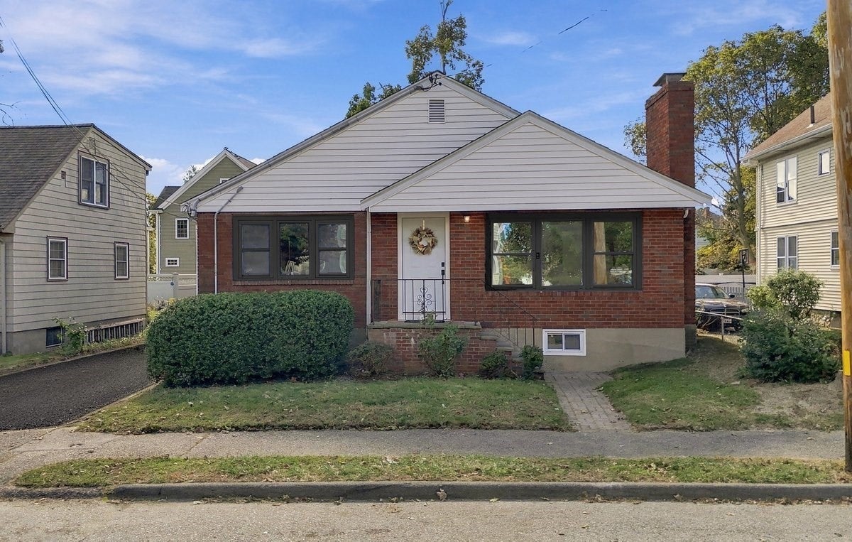 Photo of 40 Dix Street, Waltham, MA