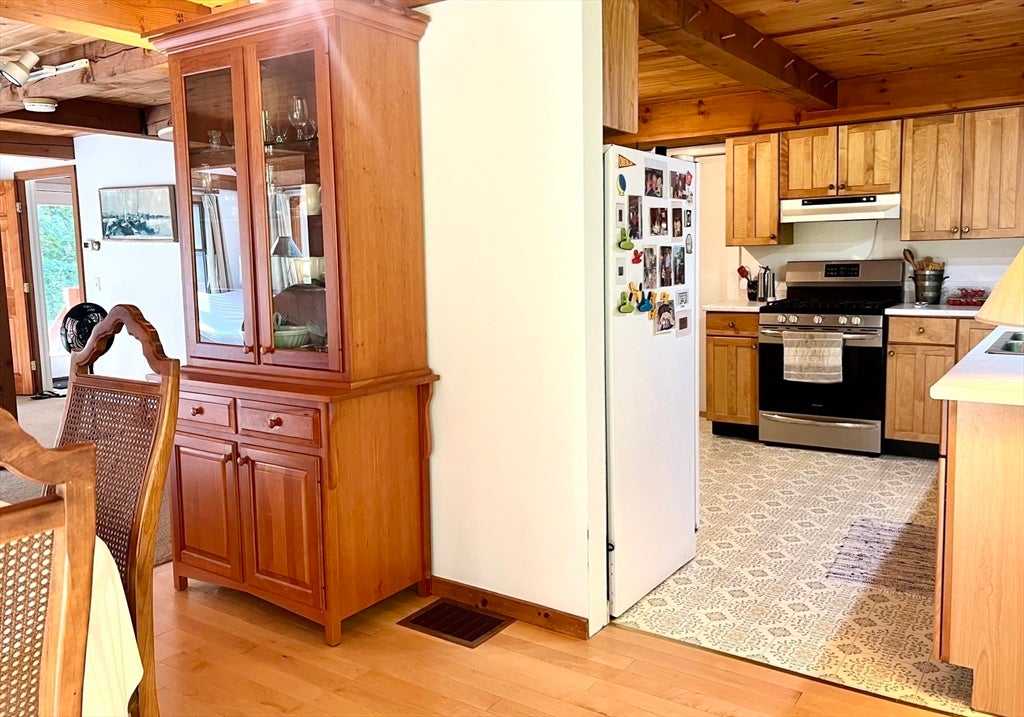 42 Captain Lathrop Drive, Deerfield, MA, 42 Captain Lathrop Drive, Deerfield, MA Photo #8