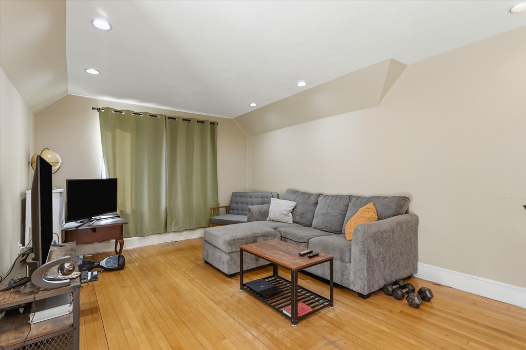 7 High Rock Way 3