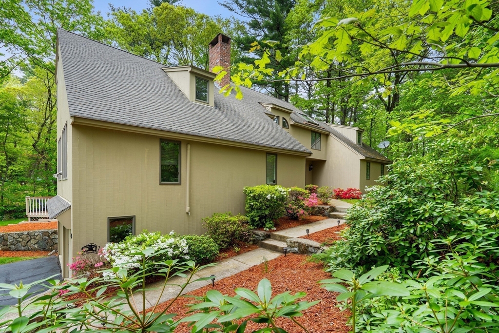 285 Raleigh Tavern Lane