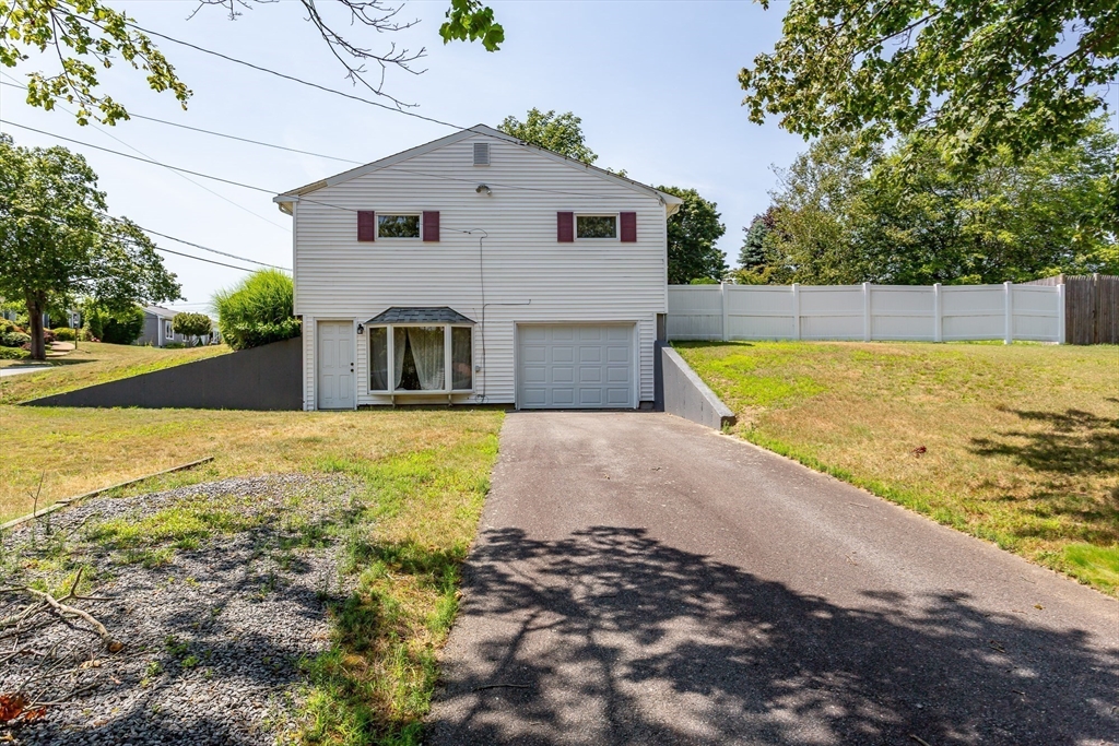 492 Eastview Ave