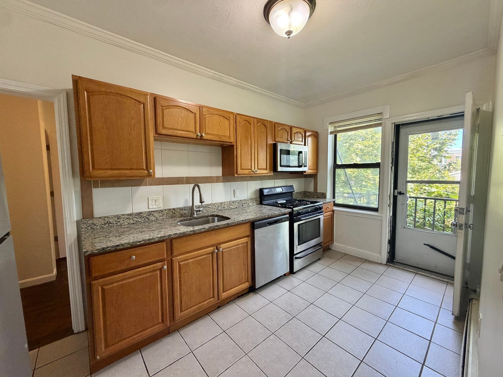 435 Walnut Ave 9