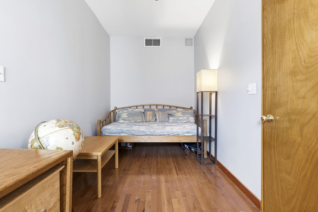419 E 3rd St, Boston, MA Photo #26