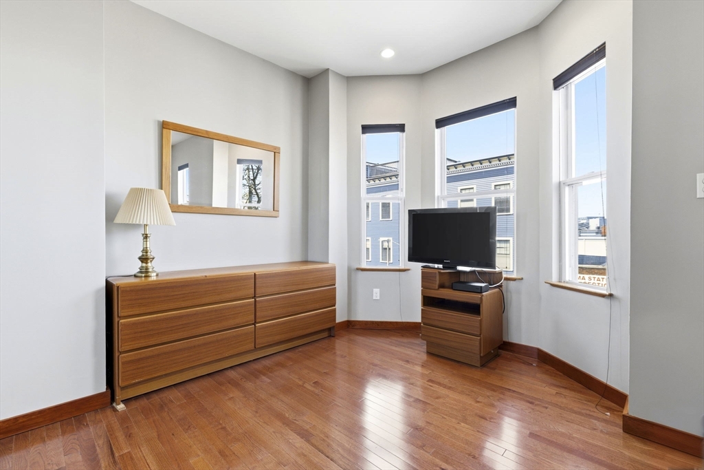 419 E 3rd St, Boston, MA Photo #25