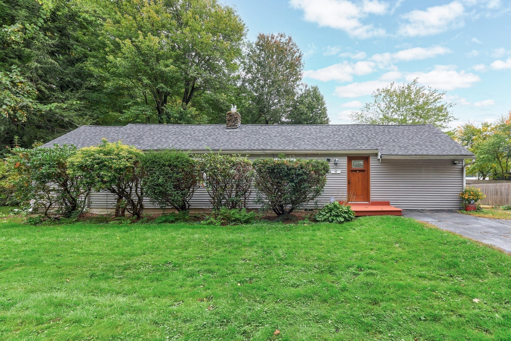 43 Mashapaug Rd, Holland, MA, 43 Mashapaug Rd, Holland, MA Photo #3