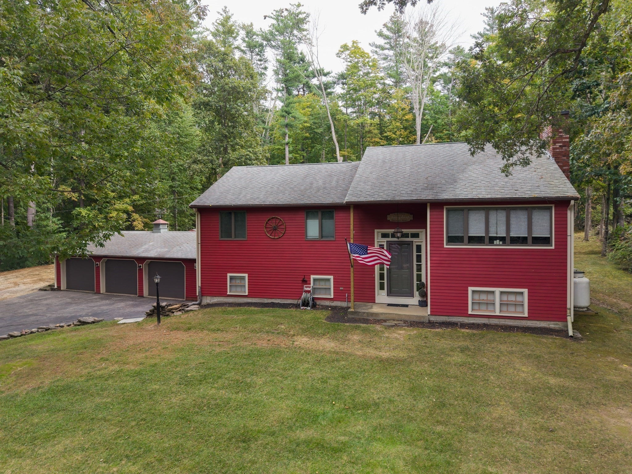 14 Old Village Rd, Sturbridge, MA Photo #1
