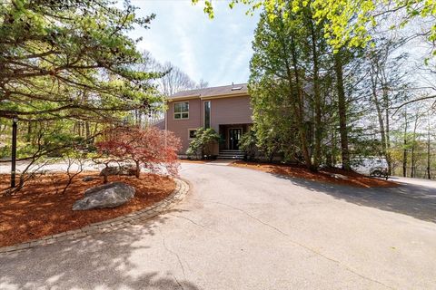 Photo of 35 Hickory Dr, Worcester, MA 01609 (MLS # 73512881)