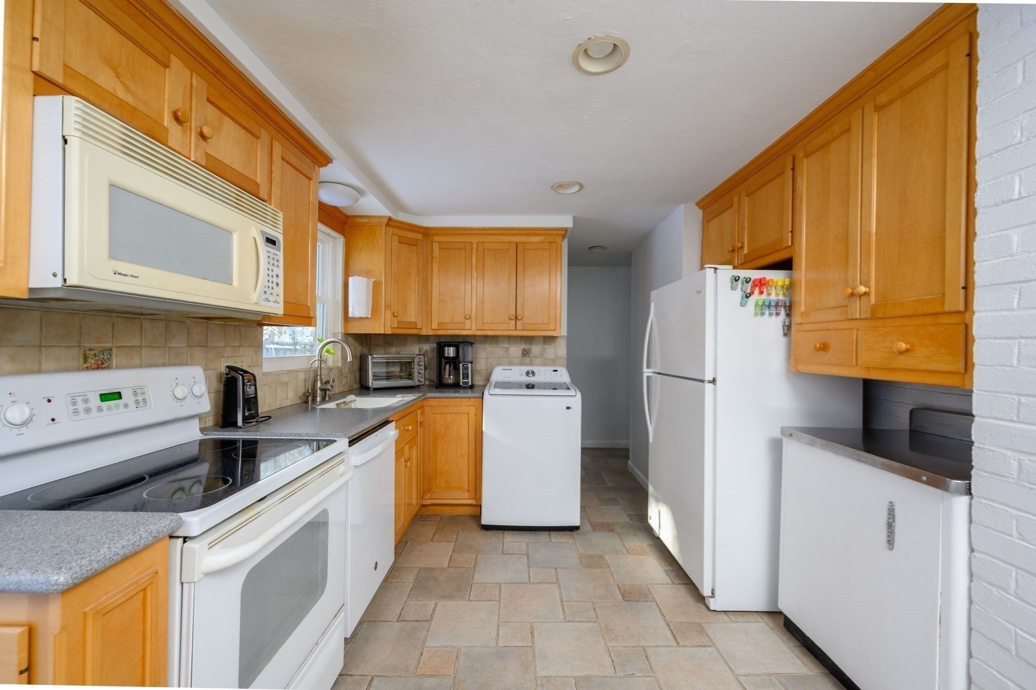 95 Rindone St, Holbrook, MA, 95 Rindone St, Holbrook, MA Photo #8