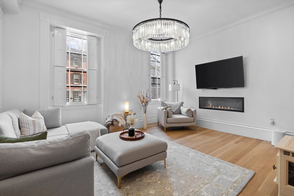 114 Main St 1