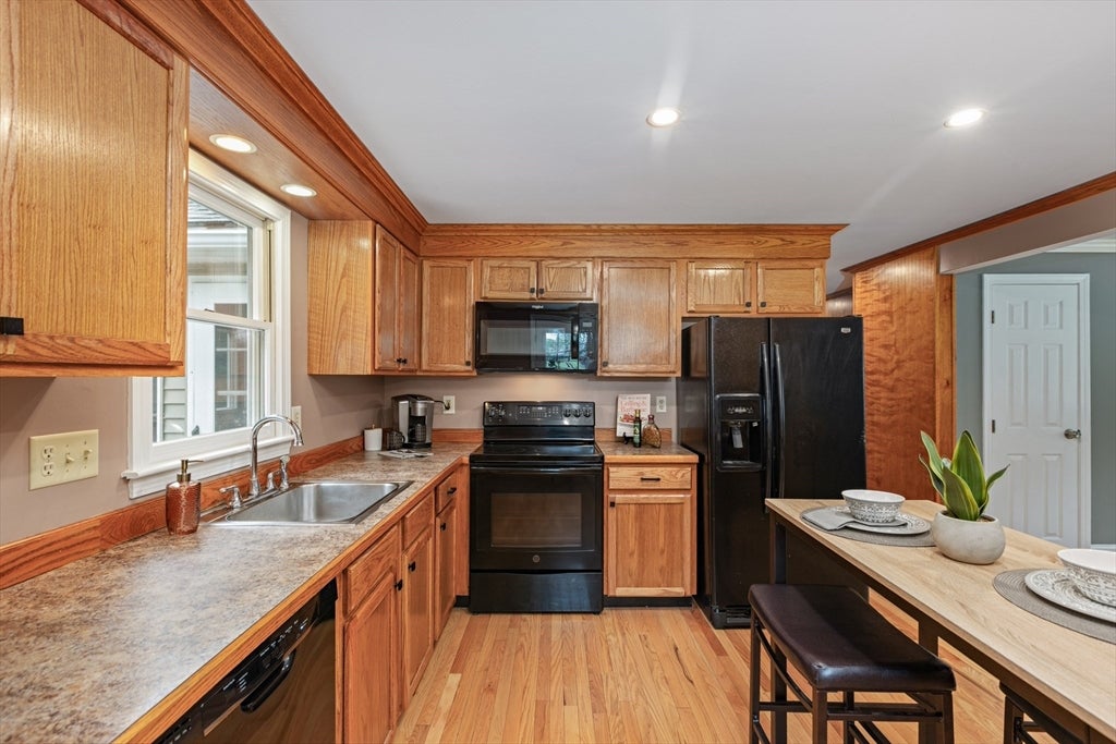 15 Amesbury St, Haverhill, MA Photo #6