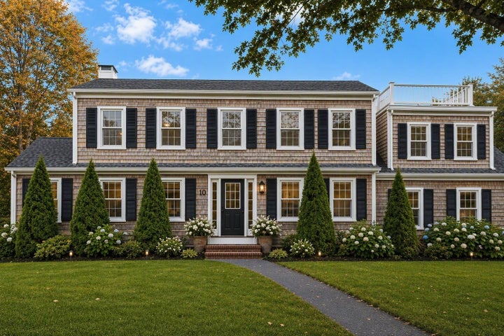 Photo 1 of 41 — 10 Oak St, Wareham, MA 02571