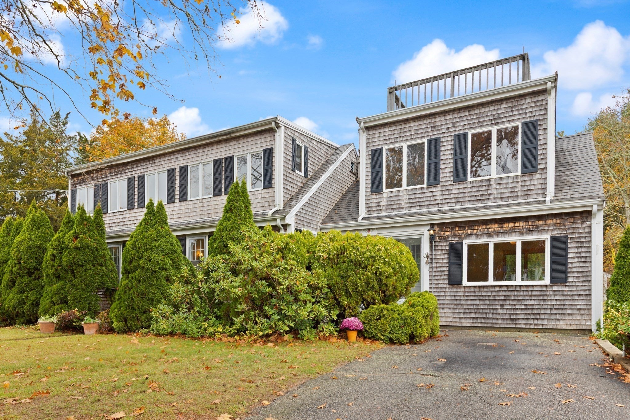 10 Oak St