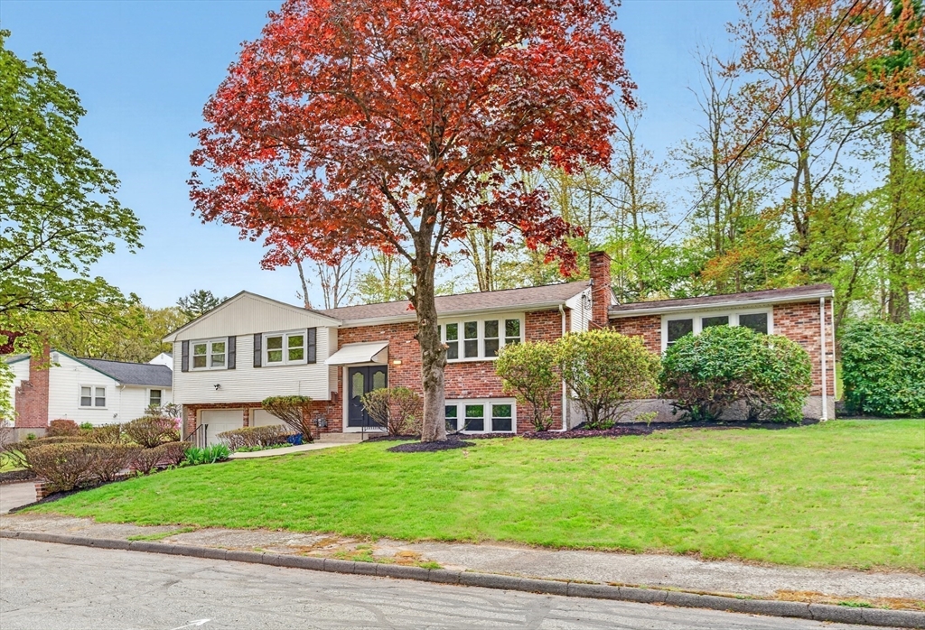 6 Sunset Dr, Randolph, MA Photo #2