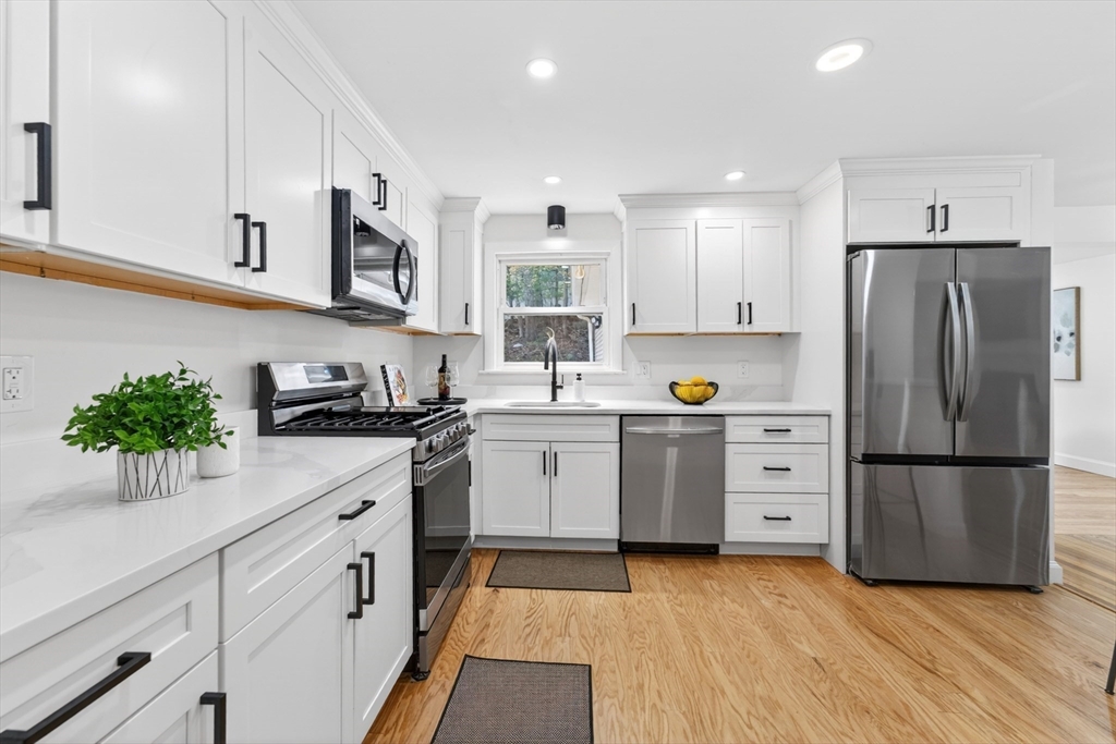 6 Sunset Dr, Randolph, MA Photo #12