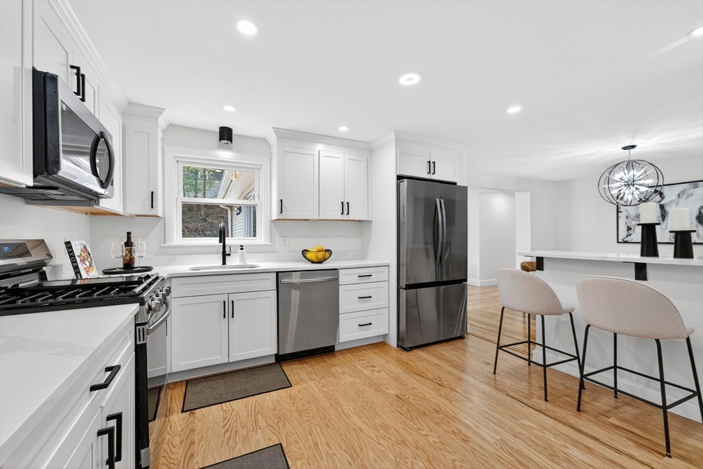 6 Sunset Dr, Randolph, MA Photo #11