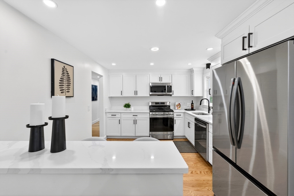 6 Sunset Dr, Randolph, MA Photo #13